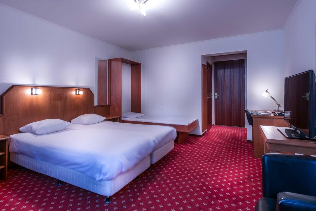Triple Room,411248175:JPEG